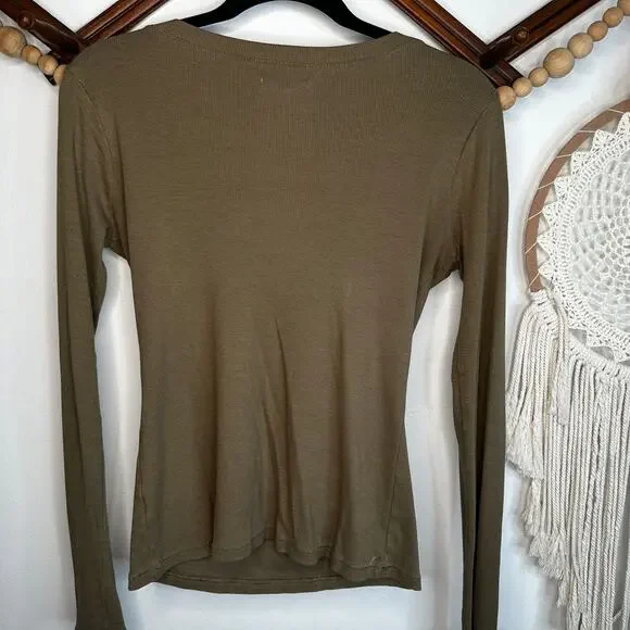 Madewell Olive Green Ribbed V Neck Long Sleeve Henley Top - Picture 3 of 3